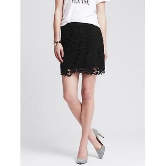 Banana Republic Dresses & Skirts - BANANA REPUBLIC Black  Rayon Lace Pencil Skirt